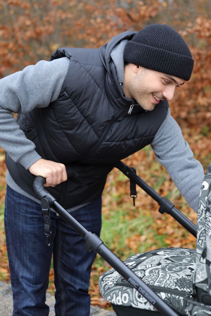 Papa 2-in-1 Eco Weste mit Babytrage-Einsatz schwarz