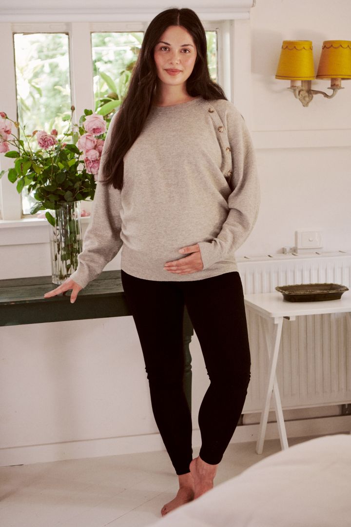 Umstands- und Stillpullover mit Knöpfen