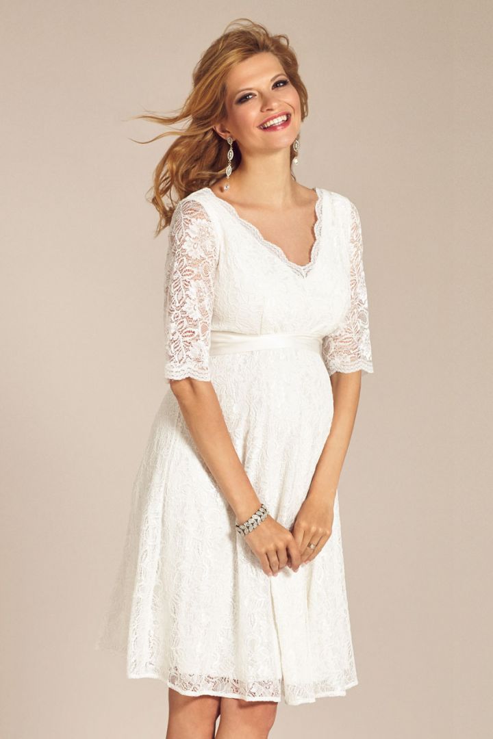 Umstandsbrautkleid mit Wellenkantenausschnitt