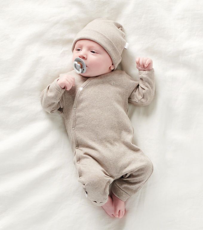 Organic Rippstrick Strampler taupe