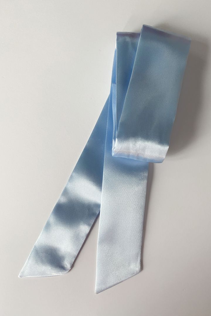 Satinschärpe hellblau