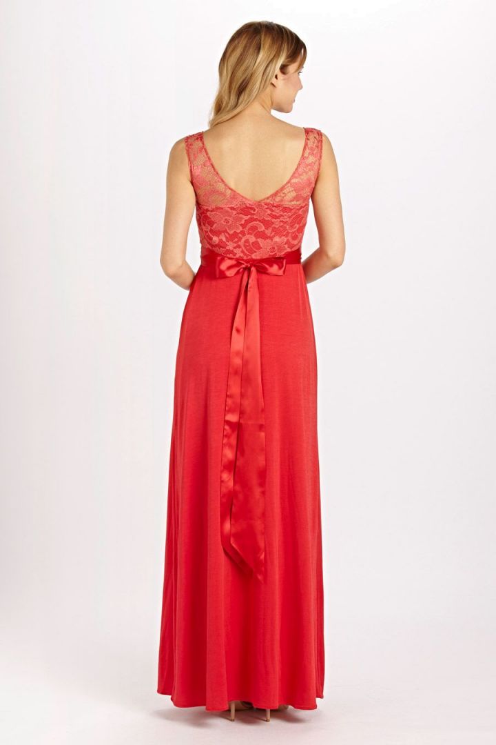 Langes Umstandskleid mit Spitzenbustier rot
