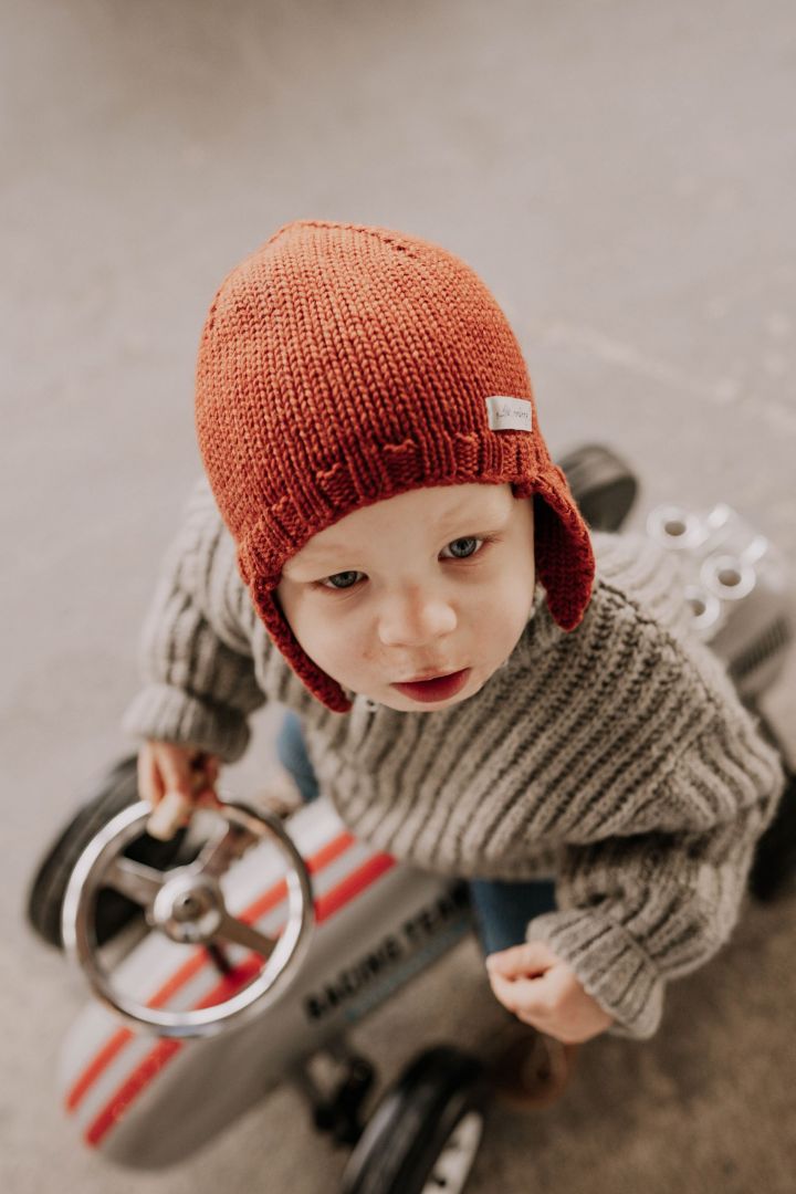 Knitted Hat with Earflaps in Merino Wool rust