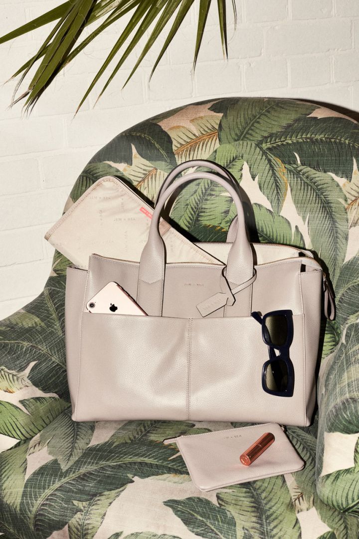 Luxe changing bag made of calfskin leather, grey