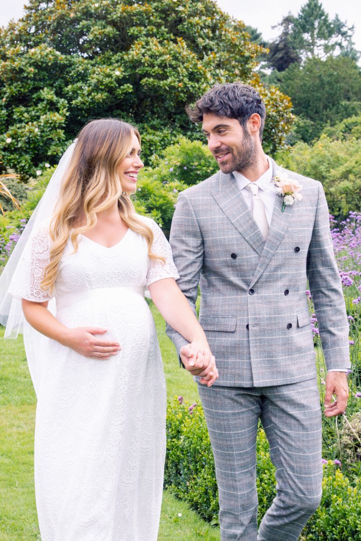 Umstandsbrautkleid mit Kimonoärmeln