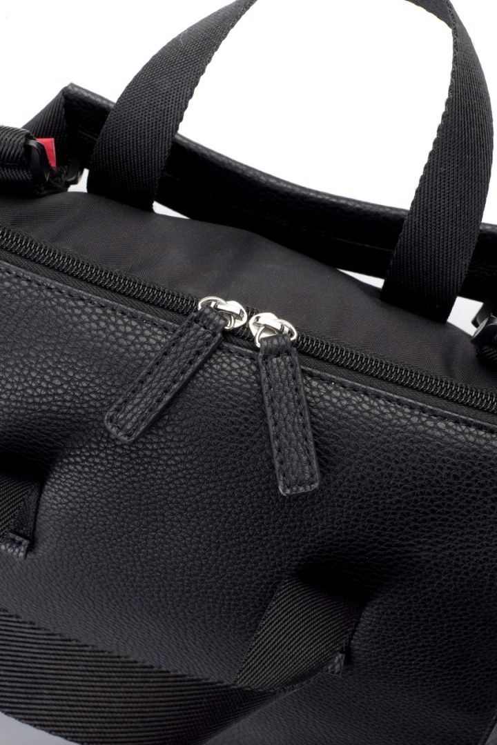 Wickelrucksack aus veganem Kunstleder schwarz