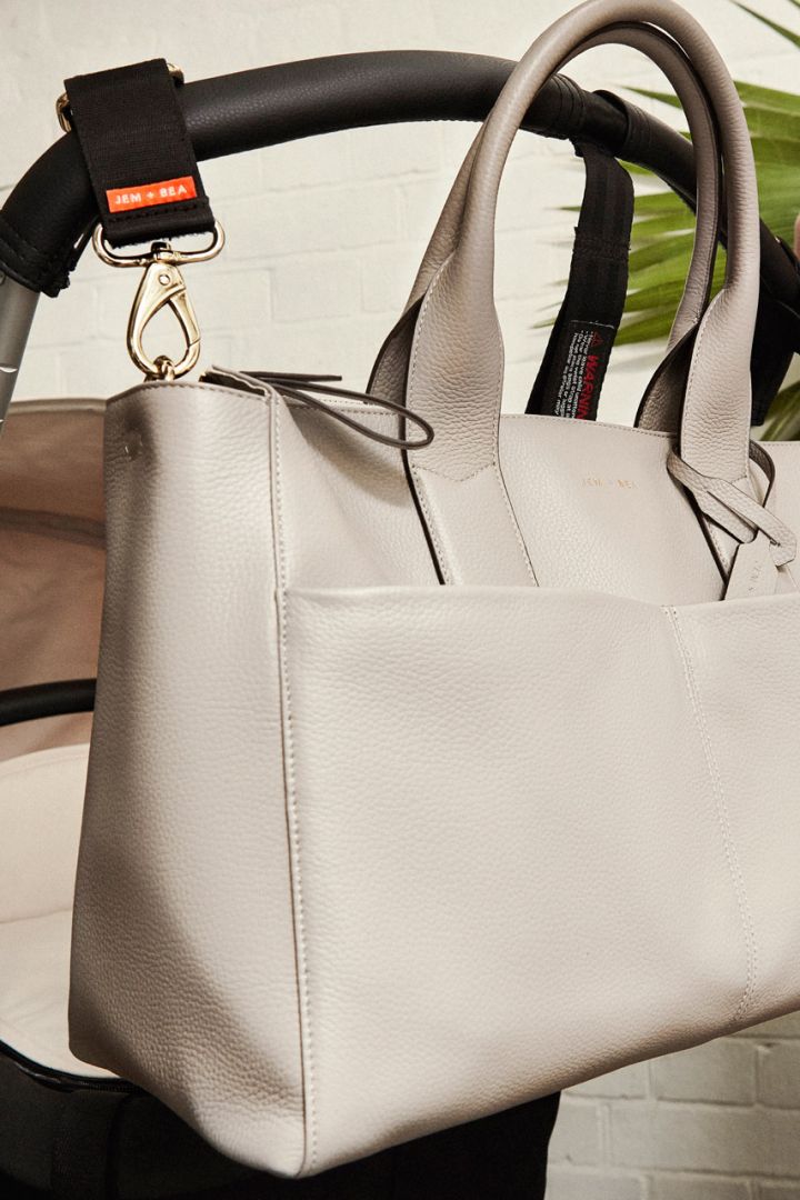 Luxe changing bag made of calfskin leather, grey