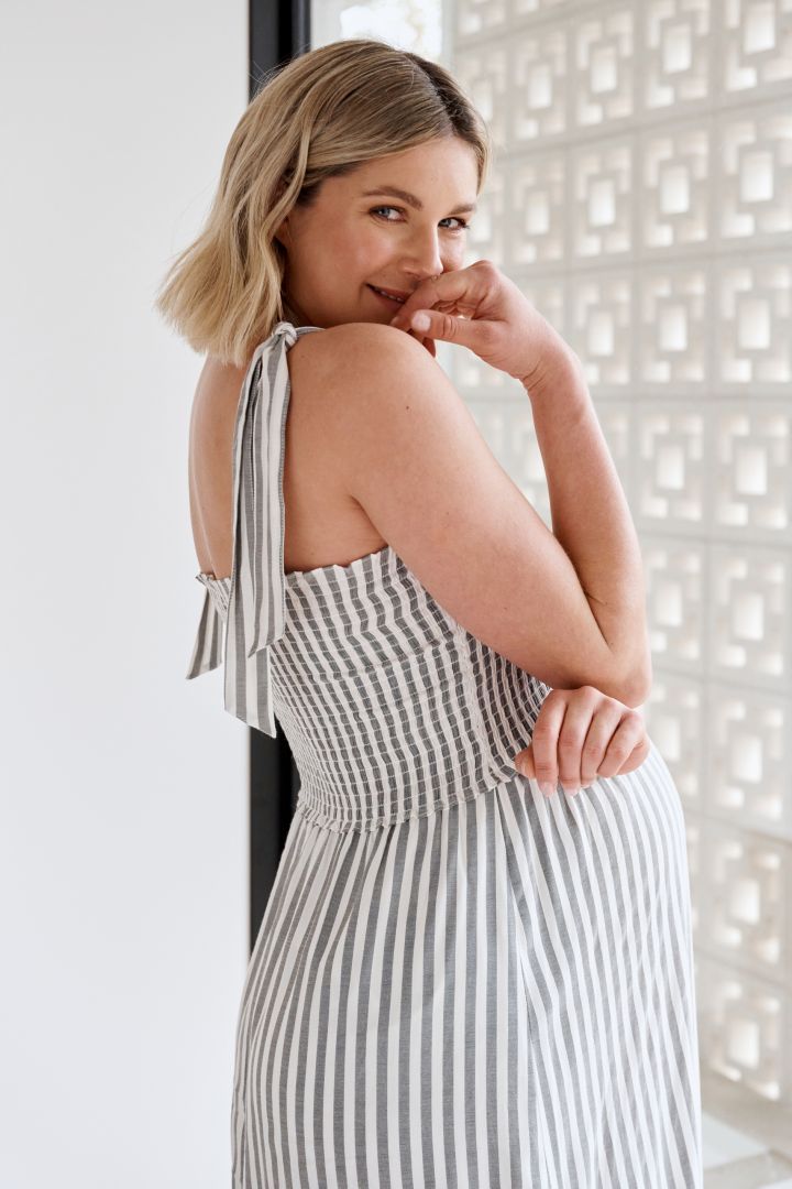 Umstandsträgerkleid mit Streifen grau-weiß
