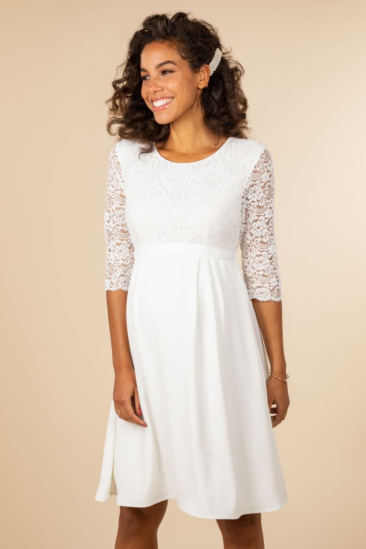 Umstandsbrautkleid mit Spitzenoberteil