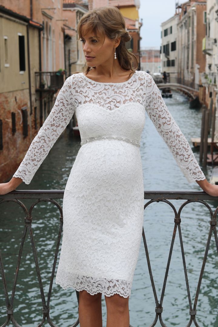 Umstandsbrautkleid mit Herz-Dekolleté