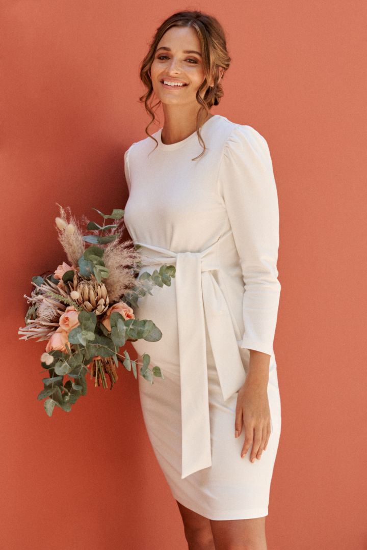 Etui Umstandsbrautkleid aus Ecovero