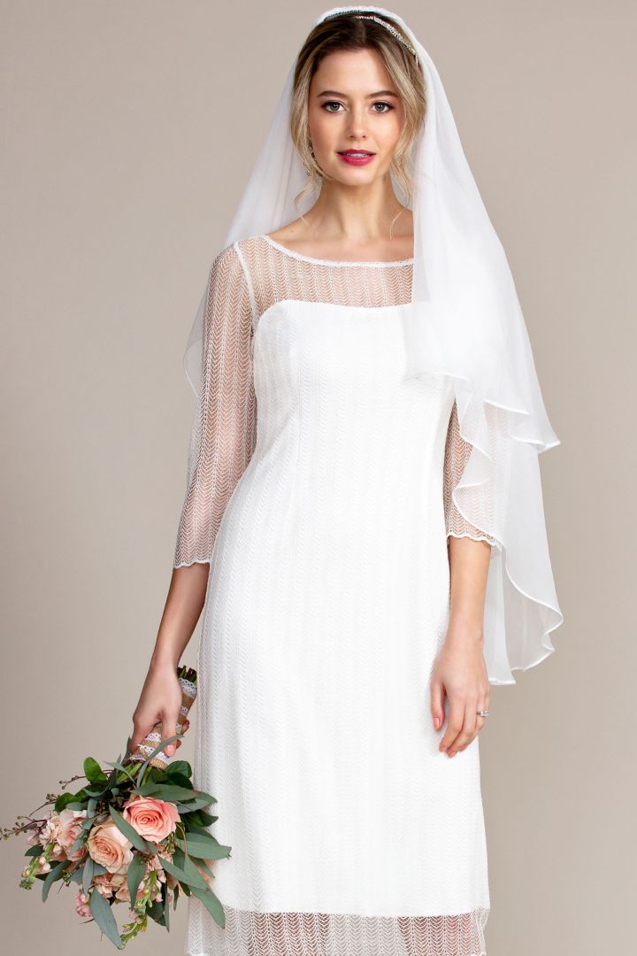 Schleier aus Seide zweistufig mit Kurbelkante kurz