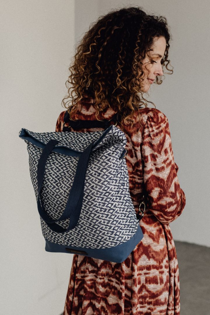 2 in 1 Wickeltasche und Rucksack noisy sea