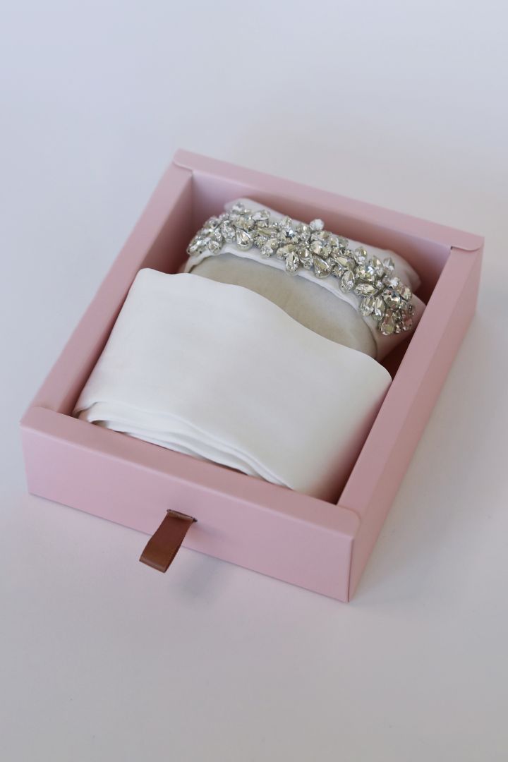 Brautkleid Schärpe mit Blumenverzierung elfenbein