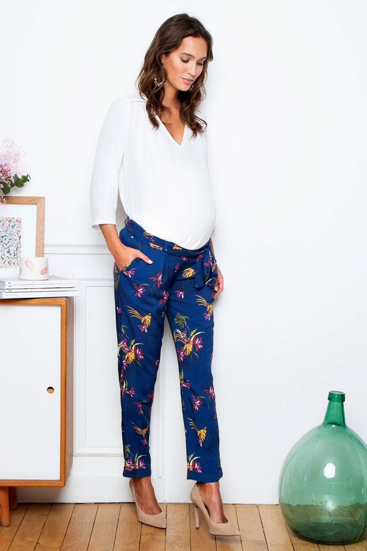 Umstandshose mit Bindegürtel und Blumenprint