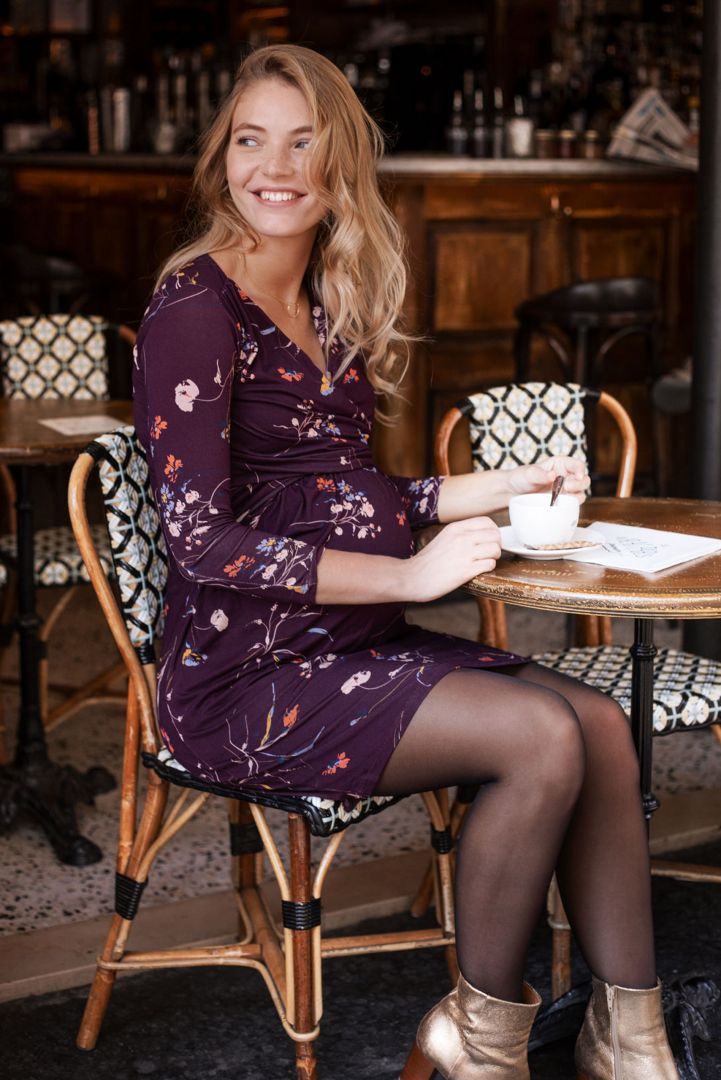 Cross-Over Umstands- und Stillkleid mit Blumen-Print