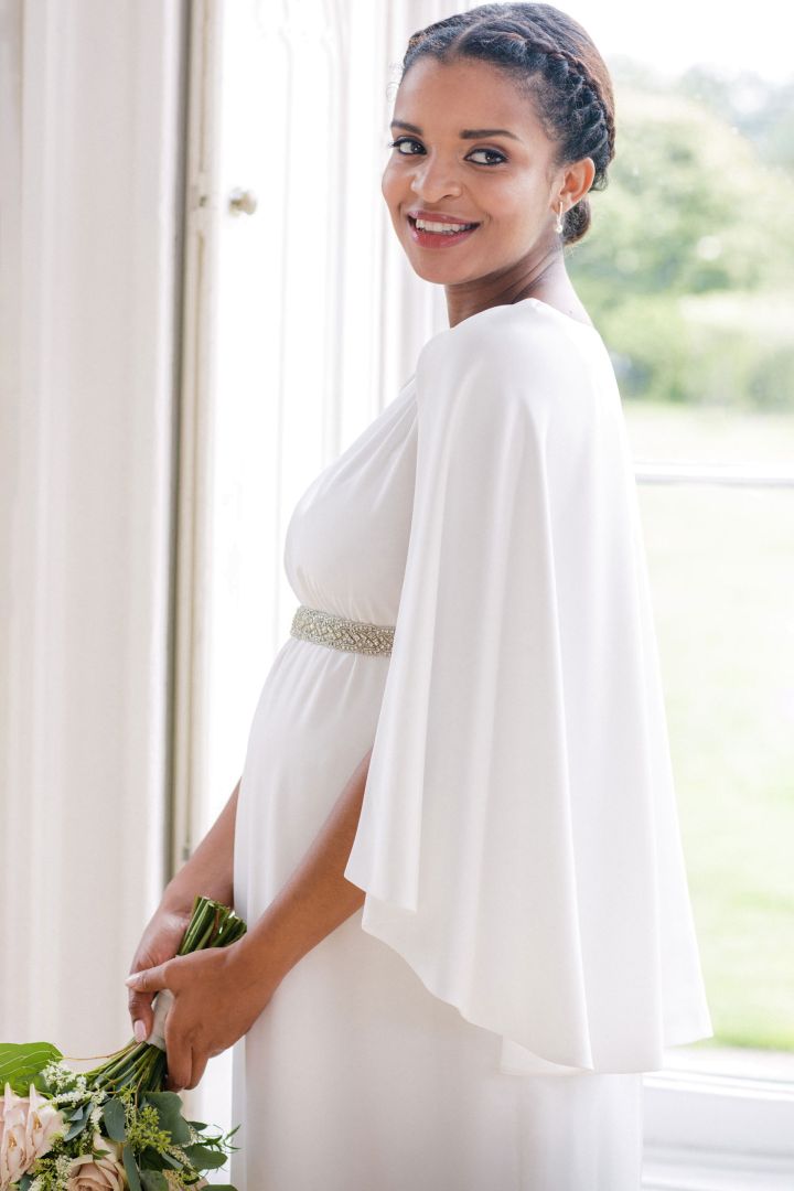 Umstandsbrautkleid mit Cape Details