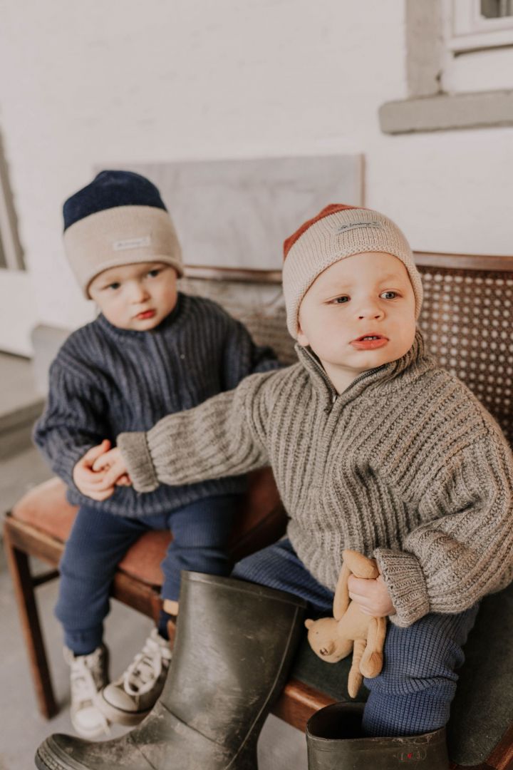 Roll-Brim Beanie in Merino Wool rust/offwhite