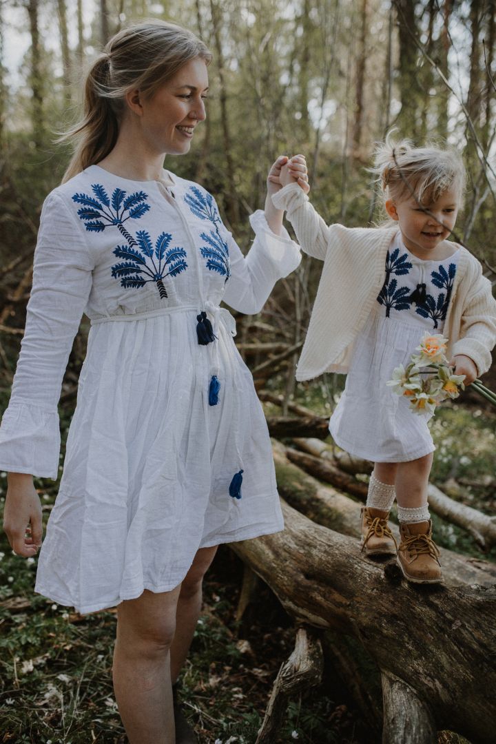 Mini Me Kleid mit Stickereien