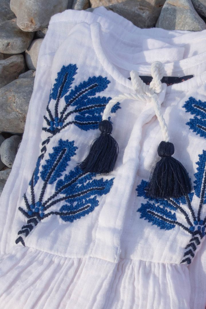 Mini Me Kleid mit Stickereien