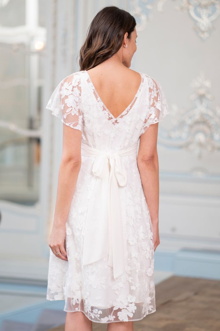 Umstandsbrautkleid mit Stillöffnung