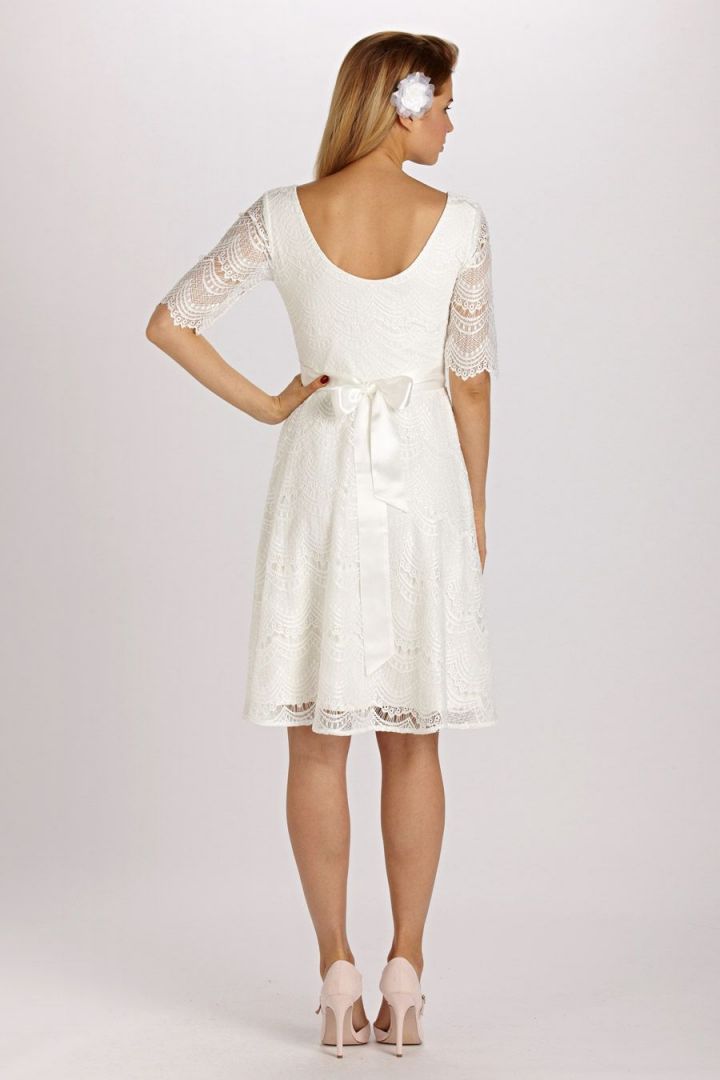 Umstandsbrautkleid mit halblangen Spitzenärmeln