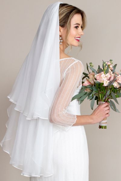 Schleier aus Seide zweistufig mit Kurbelkante kurz