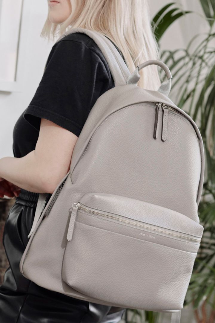 Luxe Wickelrucksack aus Kalbsleder grau