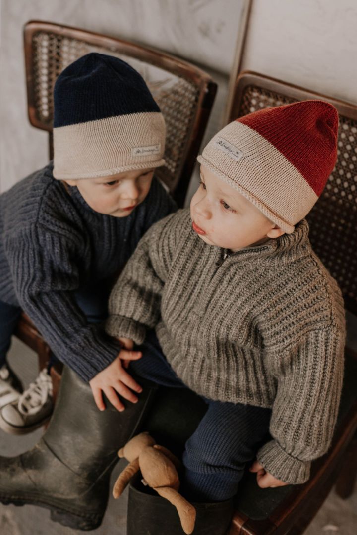 Roll-Brim Beanie in Merino Wool rust/offwhite